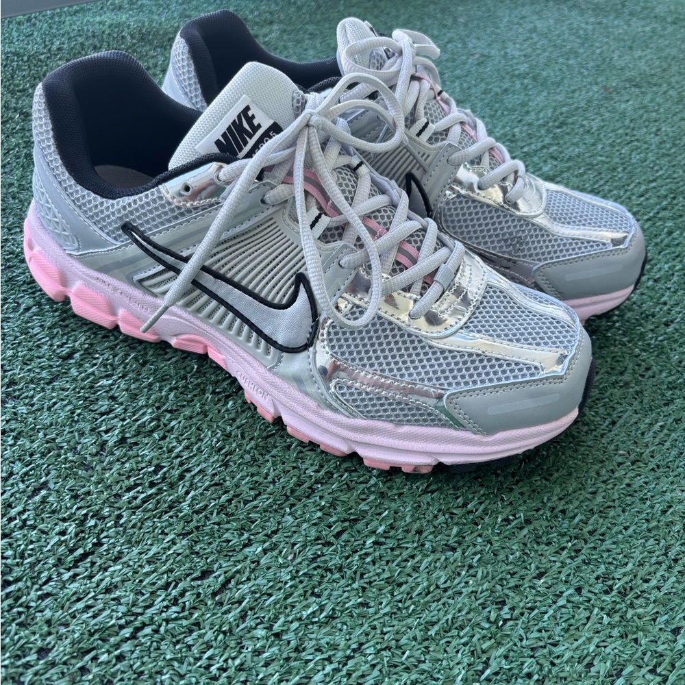 Nike Women's Gray and Pink Running Shoes